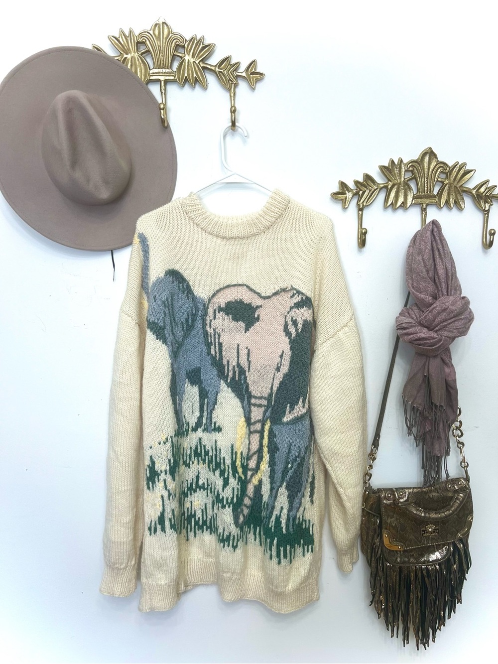 Wool blend vintage elephant sweater Xl/1X ptp 26” l 35”